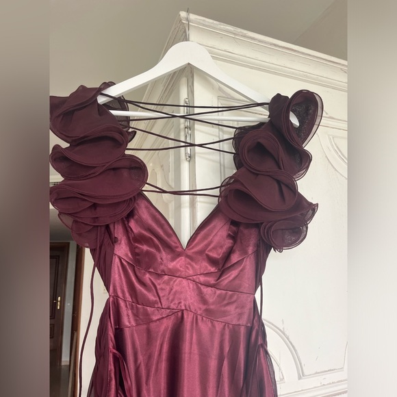 MAC DUGGAL INDY /LEENA ruffle tiered cut-out back chiffon gown / dress - Picture 5 of 16